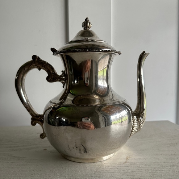 Quadruple plated silver Antique Teapot Van Bergh #25 Rochester NY - Picture 2 of 4
